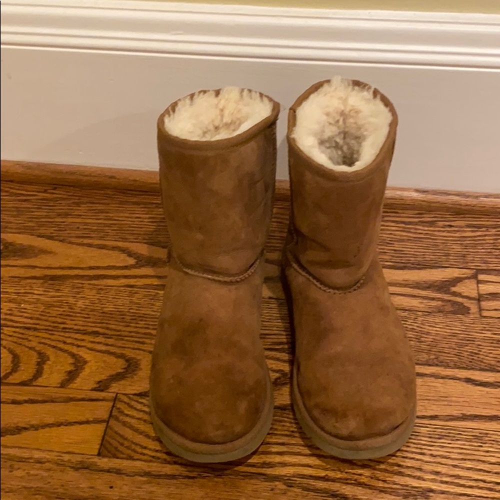 UGG Brown kids ankle boots Gently used Size 3 Kids